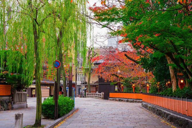A Tour to Explore Kyotos Autumn Foliage at Kiyomizu-dera Temple - Tour Highlights and Attractions