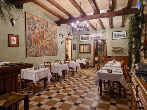 ABBAYE DE LONGPONT HOTEL - Amenities and Services
