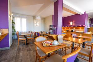 Aguado Hotel - Facilities and Amenities Offered