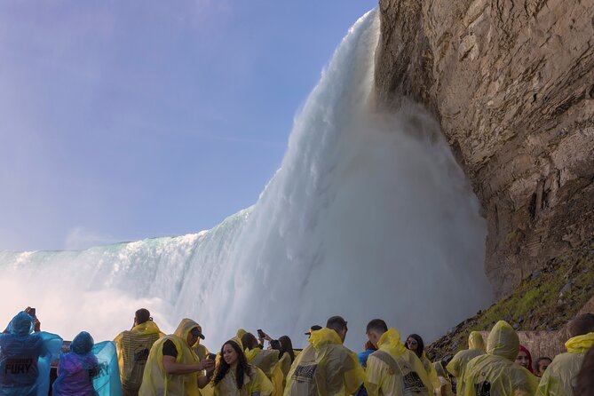 All Inclusive Day & Night Tour and Boat Ride Niagara Falls - Positive Feedback on Tour Guides
