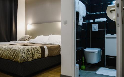 Arcades Hotel - Amenities and Services
