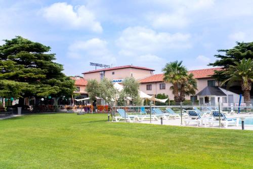 Ariane Hotel - Guest Experience and Reviews