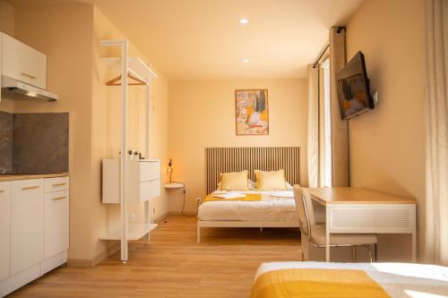 Arthur Residency - Luxury Apartment - Gare Le Havre - Amenities and Services