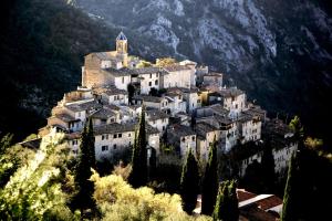 Auberge De La Madone - Amenities and Dining Options