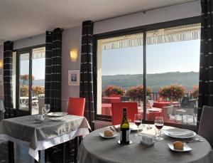 Auberge Du Camp Romain - Amenities and Facilities
