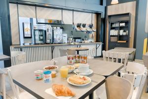 B&B HOTEL Marseille Centre La Joliette - Amenities and Services