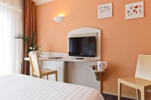 Best Western Astoria - Amenities and Services