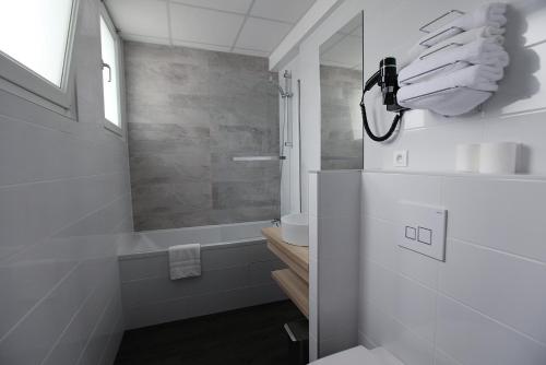Best Western Hotel De Paris - Guest Rooms and Features