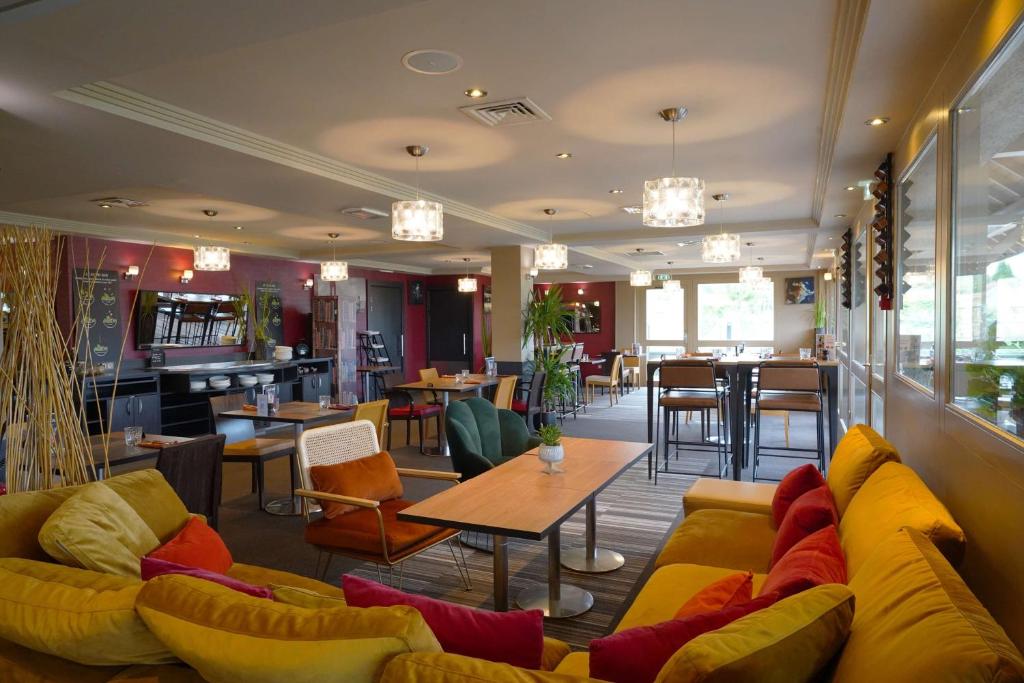 Best Western L'atelier 117 - Guest Experiences and Reviews
