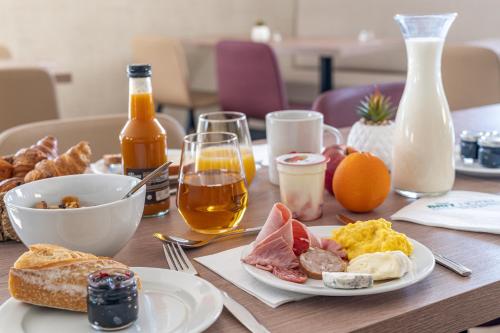 Brit Hotel Angers Parc Expo - L'Acropole - Guest Reviews and Ratings