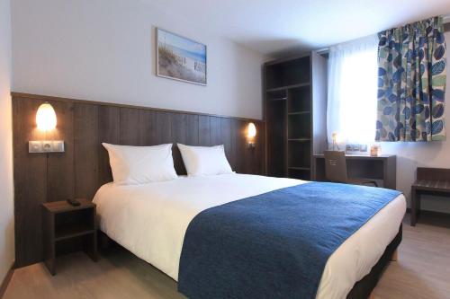 Brit Hotel Calais - Amenities and Services