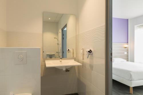 BRIT HOTEL CONFORT NEVERS Center Station - Amenities and Services