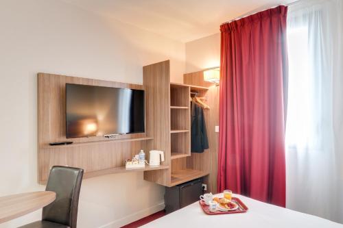 Brit Hotel Dieppe - Amenities and Features