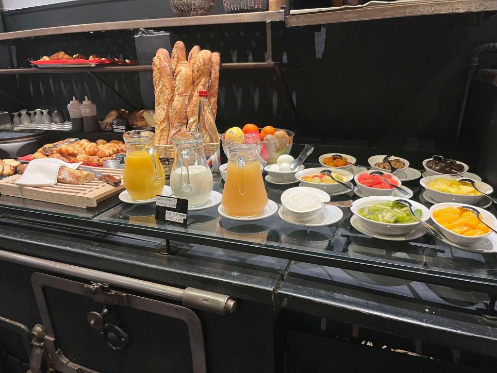 Brit Hotel Du Dauphin LAigle - Dining Experience