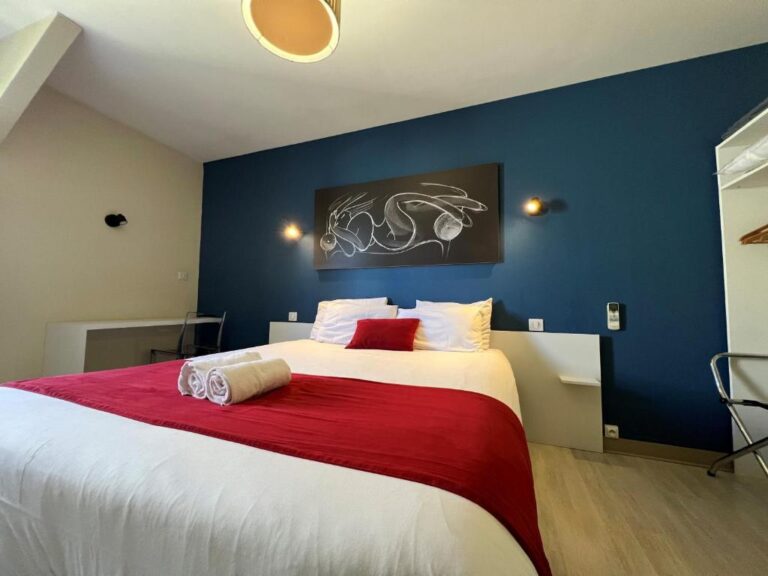 Brit Hotel Du Parc Niort Center – Free Parking Review