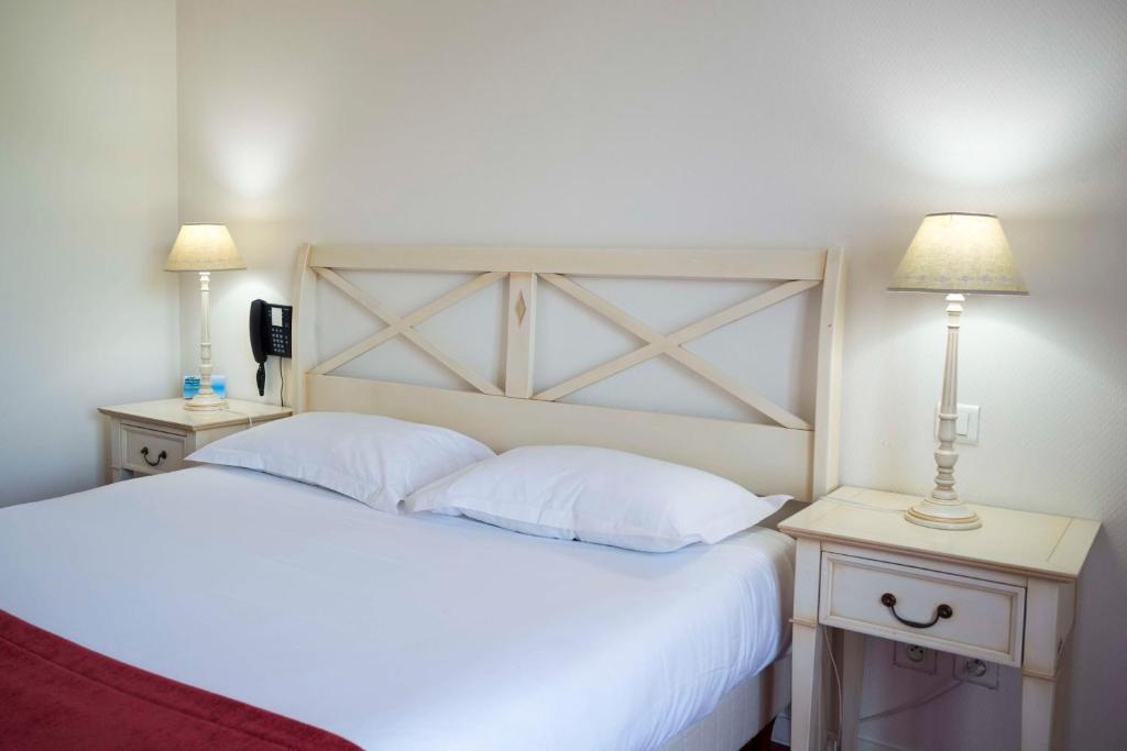 Brit Hotel Du Perche - Guest Reviews