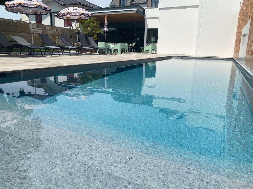 Brit Hotel, Spa & Restaurant - Colmar East - Dining at LE R Restaurant