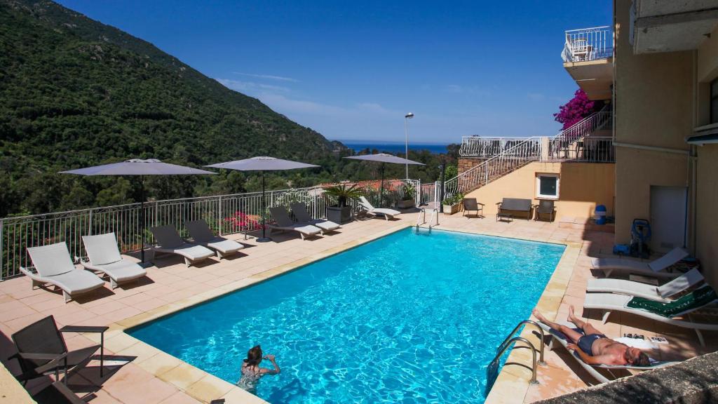 Capo Dorto - Port - Corsica - Amenities and Facilities