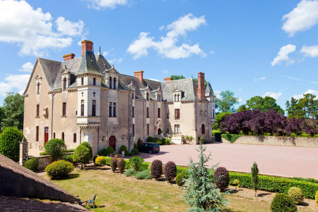 Château De La Verie - Amenities and Facilities