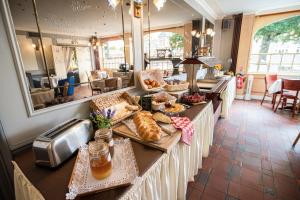Chenal Hotel - Facilities and Amenities