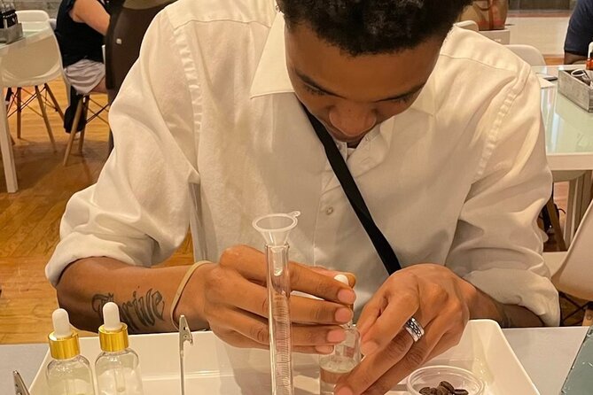Chicago Perfume Making Classes on Magnificent Mile - Why Choose a Perfume Making Class on the Magnificent Mile