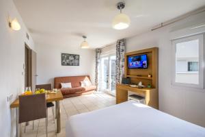 Comfort Aparthotel Antibes Le Maestria - Amenities and Services