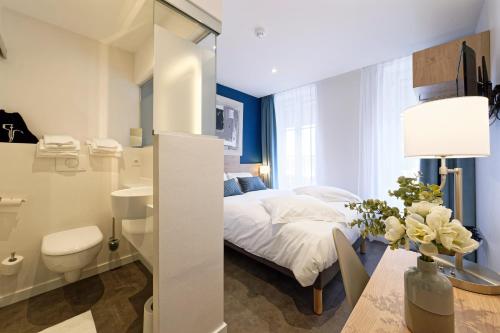 Contact Hotel De La Gare and Its Restaurant Côte À Côte - Room Features