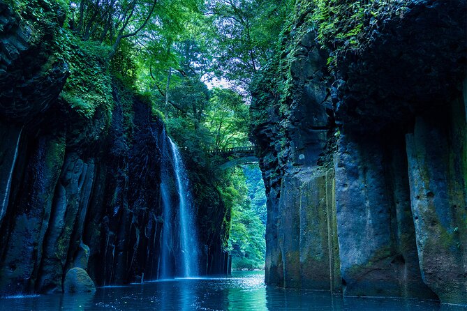 Day Trip to Mythical Takachiho From Fukuoka by Shared Mini Bus - Navigating the Scenic Takachiho Gorges