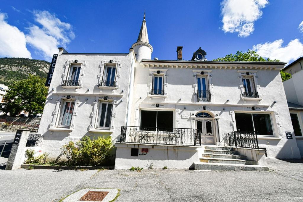 Edelweiss Hotel - Amenities and Services