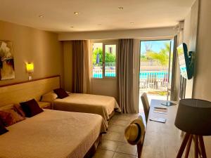 Emperor Hotel Restaurant - Dining Experience at LEmpereur