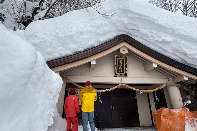 EN/CN Guided Snowshoeing and Snow Monkey Tour in Nagano - Preparation and Clothing