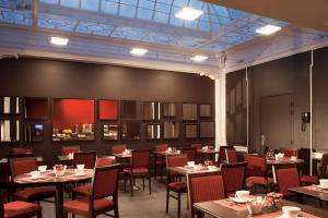 Escale Oceania Marseille Old Port - Room Features and Amenities