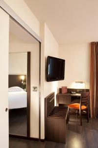 Escale Oceania Nantes Airport - Amenities and Services
