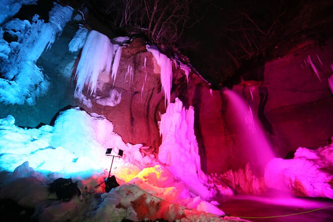Exclusive Evening Trekking Tour to the Frozen Nanajyo Waterfall - Highlights of the Tour Experience