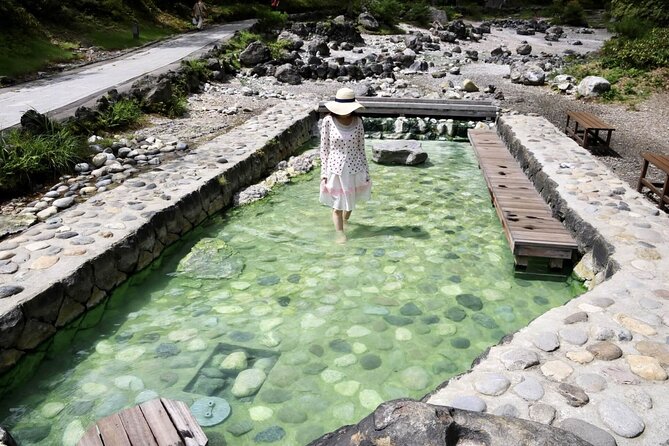 From Nagano and Karuizawa: Unwind in Kusatsu Onsen - Witness the Stunning Onioshidashi-en on Mount Asama
