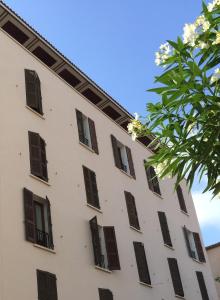 Grand Hotel De Calvi - Facilities and Services