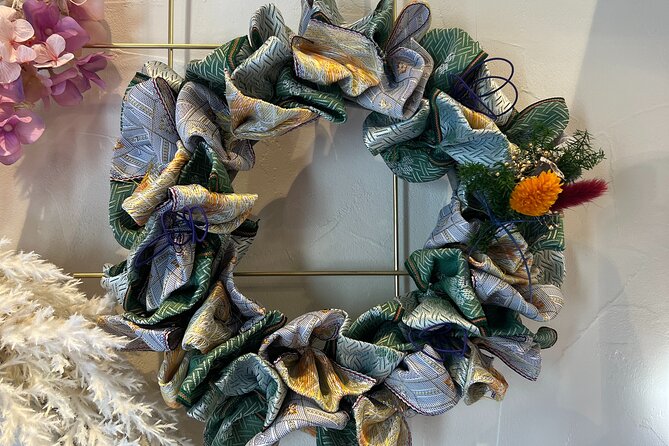Handmade Wreath Experience Using Tatami Mat Edges in Setagaya - Materials and Tools Provided