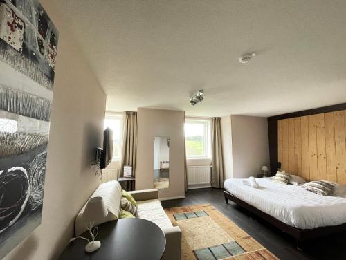 Hob Fort Du Pré - Amenities and Facilities