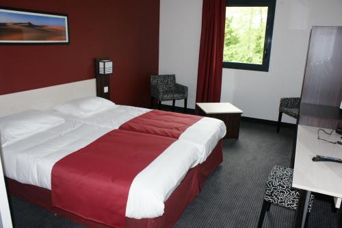 Hotel AKENA La Ferté Bernard - Room Options and Amenities