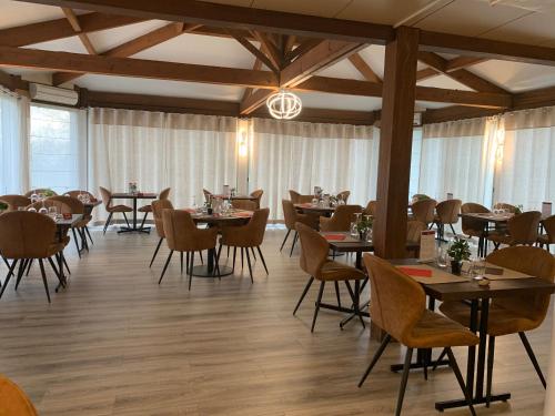 Hotel Au Relais Des Lilas - Dining Experience