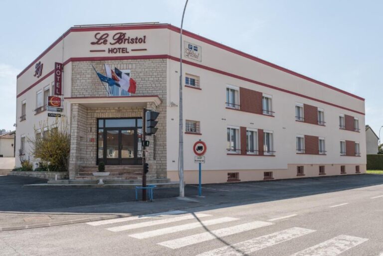Hotel Bristol Review