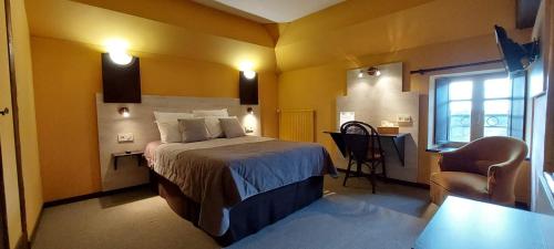 Hotel De La Barbacane - Amenities and Services