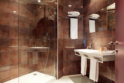 Hotel De La Cloche - Guest Experience and Ratings