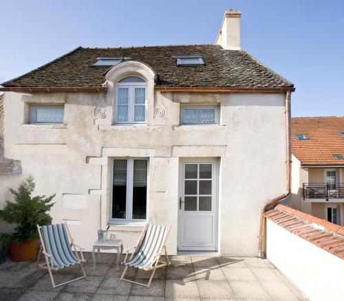 Hotel De La Paix, Beaune - Amenities and Services