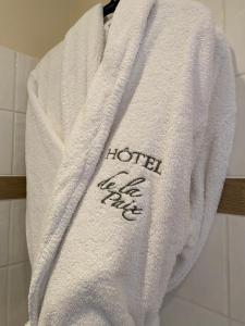 Hotel De La Paix, Beaune - Amenities and Services