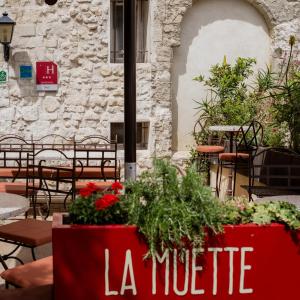 Hotel La Muette - Rooms and Amenities