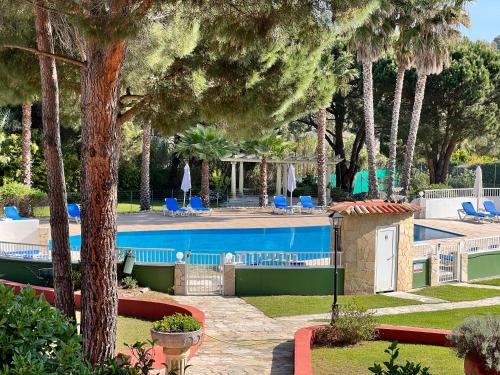 Hotel La Romarine - Facilities and Amenities