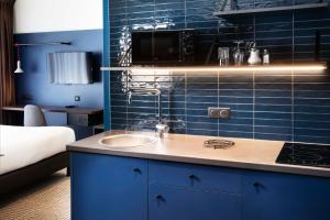 Hotel Le Bugatti - Facilities and Amenities