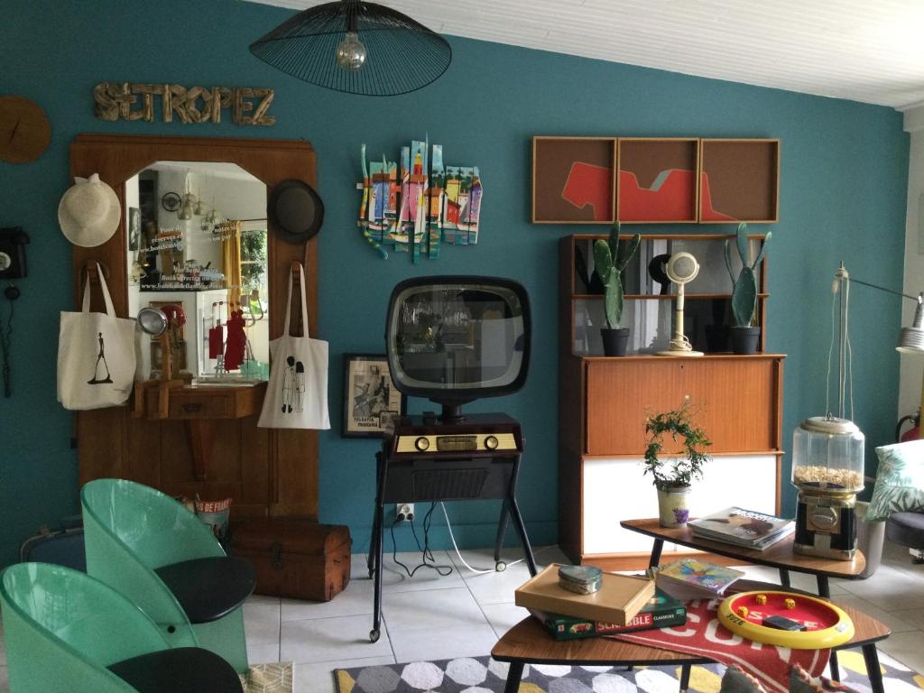 Hotel Le Castellamar - Amenities and Services Offered