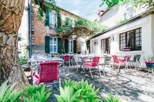 Hotel Le Central - Guest Reviews and Ratings